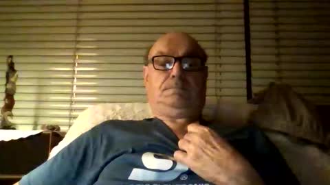 Snapshot of manes5858 chatting on 01/17/26, 08:45 manes5858 online show from 01/17/26, 08:45