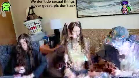 manicpixiedreamfrog online show from 06/14/26, 03:47