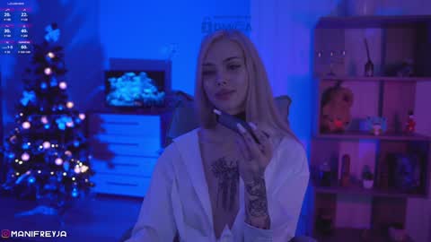 Snapshot of manifreyja chatting on 01/10/25, 12:49 Amelie online show from 01/10/25, 12:49