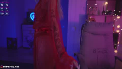 Snapshot of manifreyja chatting on 01/19/25, 09:23 Amelie online show from 01/19/25, 09:23