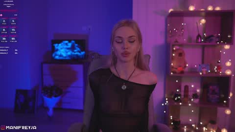 Snapshot of manifreyja chatting on 02/05/25, 03:13 Amelie online show from 02/05/25, 03:13