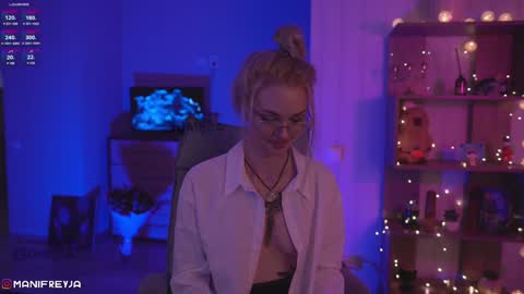 Snapshot of manifreyja chatting on 02/05/25, 06:13 Amelie online show from 02/05/25, 06:13