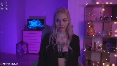 Snapshot of manifreyja chatting on 02/06/25, 10:00 Amelie online show from 02/06/25, 10:00