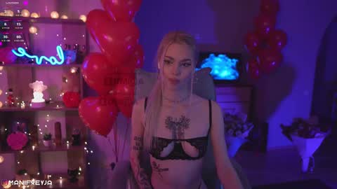 Snapshot of manifreyja chatting on 02/16/25, 12:41 Amelie online show from 02/16/25, 12:41