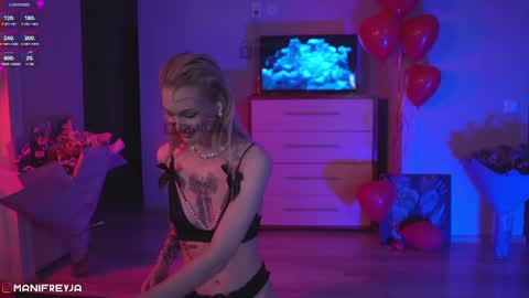 Snapshot of manifreyja chatting on 02/27/25, 10:42 Amelie online show from 02/27/25, 10:42