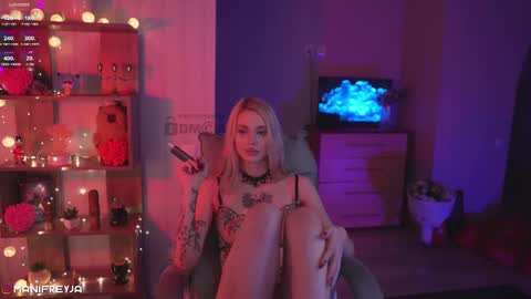 Snapshot of manifreyja chatting on 03/09/25, 11:56 Amelie online show from 03/09/25, 11:56