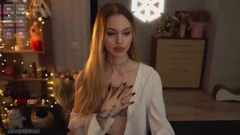 Snapshot of manifreyja chatting on 09/26/25, 01:09 Amelie online show from 09/26/25, 01:09