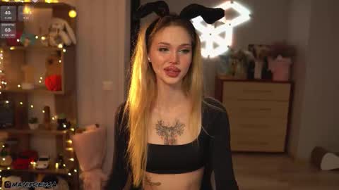 Snapshot of manifreyja chatting on 10/09/25, 09:13 Amelie online show from 10/09/25, 09:13