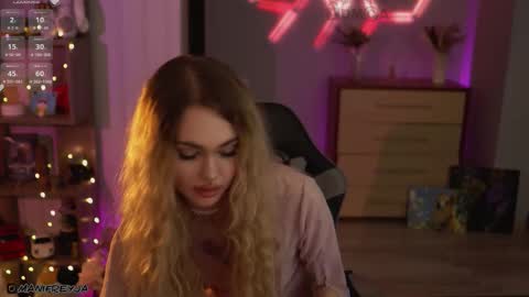 Snapshot of manifreyja chatting on 11/03/25, 07:37 Amelie online show from 11/03/25, 07:37