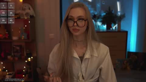 Snapshot of manifreyja chatting on 02/04/26, 02:06 Amelie online show from 02/04/26, 02:06