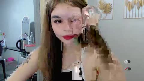 Snapshot of manilynforyou chatting on 09/17/25, 12:01 manilynforyou online show from 09/17/25, 12:01