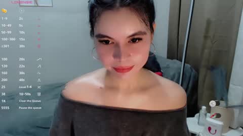 Snapshot of manilynforyou chatting on 11/19/25, 04:40 manilynforyou online show from 11/19/25, 04:40