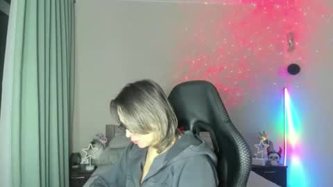 Snapshot of mankamm chatting on 03/12/25, 04:56 Nika online show from 03/12/25, 04:56