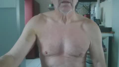 Snapshot of manngrossbite chatting on 01/06/25, 09:08 manngrossbite online show from 01/06/25, 09:08