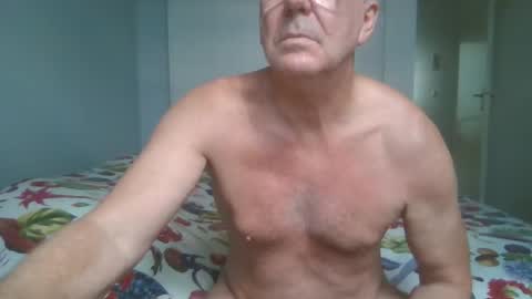 Snapshot of manngrossbite chatting on 06/01/26, 10:39 manngrossbite online show from 06/01/26, 10:39