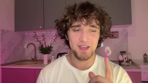 manolein online show from 10/30/25, 03:24