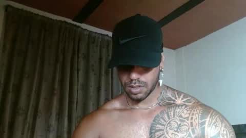 Snapshot of manolofitt chatting on 05/13/26, 03:53 Manolo online show from 05/13/26, 03:53