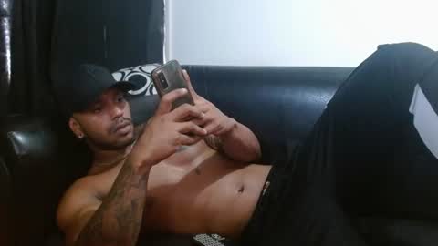 Snapshot of manolofitt chatting on 07/15/26, 04:12 Manolo online show from 07/15/26, 04:12