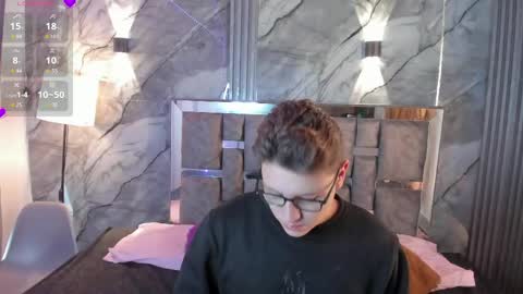 Snapshot of manson_and_zoe chatting on 05/07/26, 11:37 Manson and Zoe online show from 05/07/26, 11:37