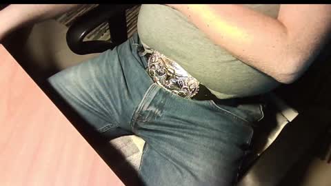 Snapshot of manswed chatting on 12/21/24, 08:43 manswed online show from 12/21/24, 08:43