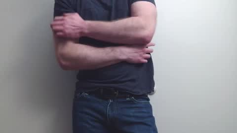 Snapshot of mantoy2000 chatting on 02/12/26, 12:16 mantoy2000 online show from 02/12/26, 12:16