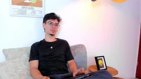 manu online show from 03/19/26, 12:09