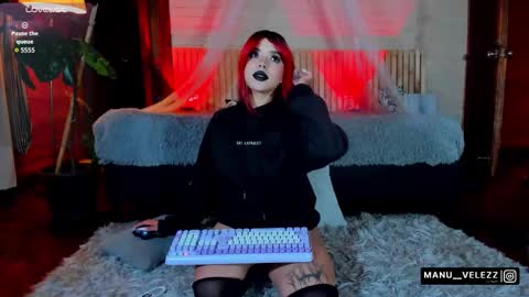 Snapshot of manu_nyx chatting on 11/20/25, 04:01 manu velezz Help me to get to 100 thumbs ups Tip 25tks Rate me online show from 11/20/25, 04:01