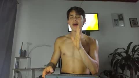 manucute 23  online show from 09/21/25, 10:11