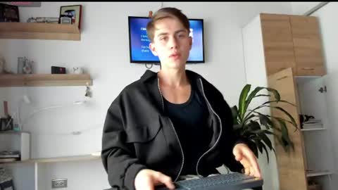 manucute 23  online show from 06/15/26, 03:14