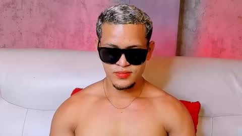 Manuel online show from 12/22/25, 02:30