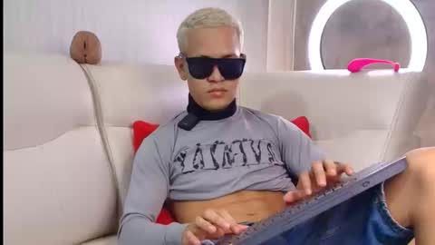 Manuel online show from 03/19/26, 09:19