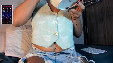 manuela_jaramillo online show from 05/02/26, 04:06