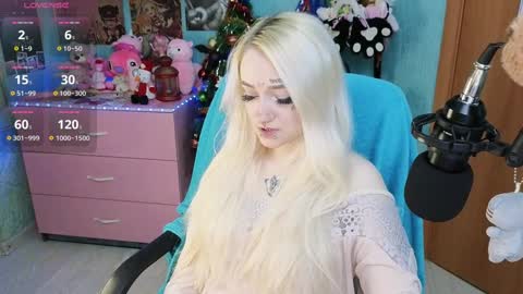 Snapshot of manuela_unicorn chatting on 12/16/24, 01:10 Manuela online show from 12/16/24, 01:10