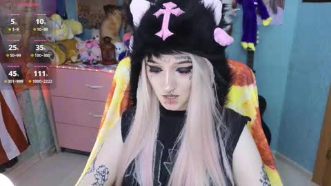 Manuela online show from 11/14/25, 08:40