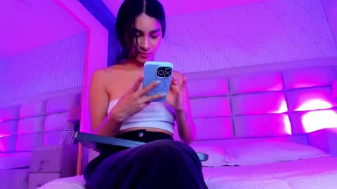 Snapshot of manuelaevans_ chatting on 03/23/26, 08:57 Manuela online show from 03/23/26, 08:57