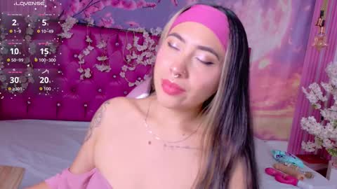 Snapshot of manuelaveelez chatting on 01/07/26, 05:21 Manuela online show from 01/07/26, 05:21