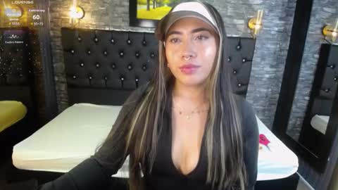 Snapshot of manuelaveelez chatting on 01/15/26, 04:17 Manuela online show from 01/15/26, 04:17