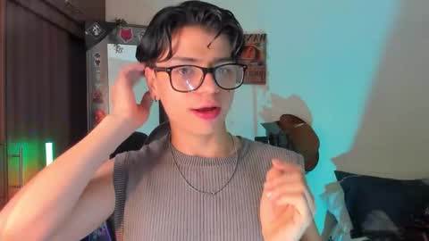 mar_alexis online show from 12/19/25, 01:01