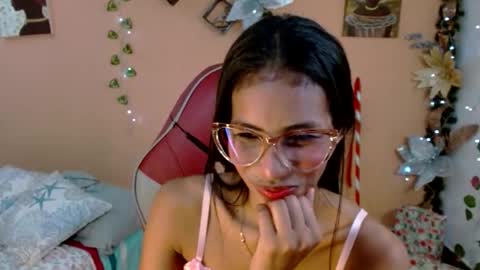 Mara 3 online show from 12/17/25, 01:17