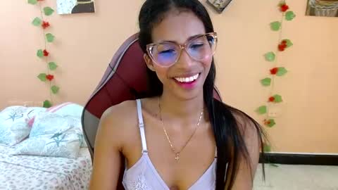 Snapshot of mara_summer chatting on 05/04/26, 01:07 Mara 3 online show from 05/04/26, 01:07