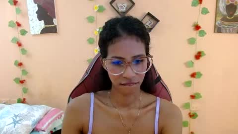 Snapshot of mara_summer chatting on 06/08/26, 01:11 Mara 3 online show from 06/08/26, 01:11