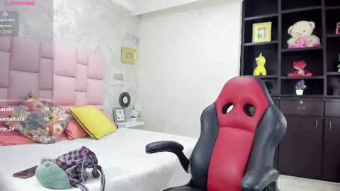 Snapshot of mara_summerr chatting on 06/11/26, 12:32 mara_summerr online show from 06/11/26, 12:32