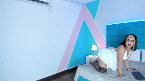 mara_winters_ online show from 10/29/25, 02:52