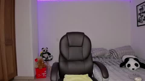 Mara online show from 10/19/25, 12:00