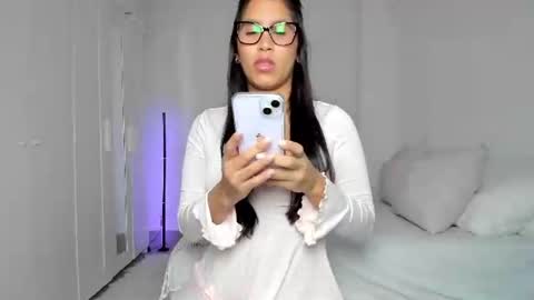 Snapshot of maragirl chatting on 06/30/26, 06:20 Mara online show from 06/30/26, 06:20
