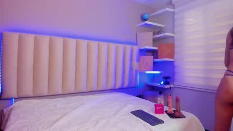 Mara  online show from 09/28/25, 12:21