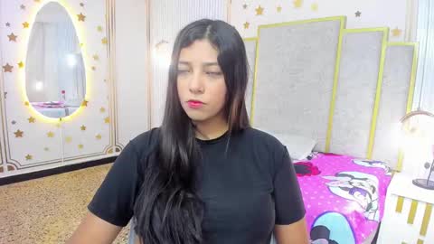 Snapshot of maraluna_ chatting on 10/06/25, 11:18 Maraluna online show from 10/06/25, 11:18