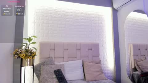 Snapshot of maraswan_ chatting on 02/20/26, 06:19 Mara online show from 02/20/26, 06:19