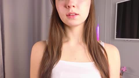 Snapshot of maravilllaa chatting on 12/04/25, 03:32 Mary online show from 12/04/25, 03:32