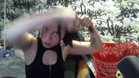 marble_kitten online show from 12/21/25, 08:43